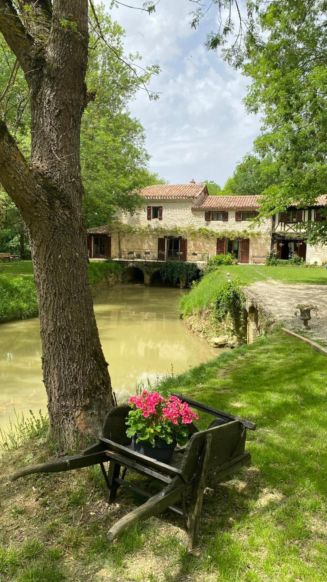 Gîte le Moulin Samsara Homps  Exterior foto